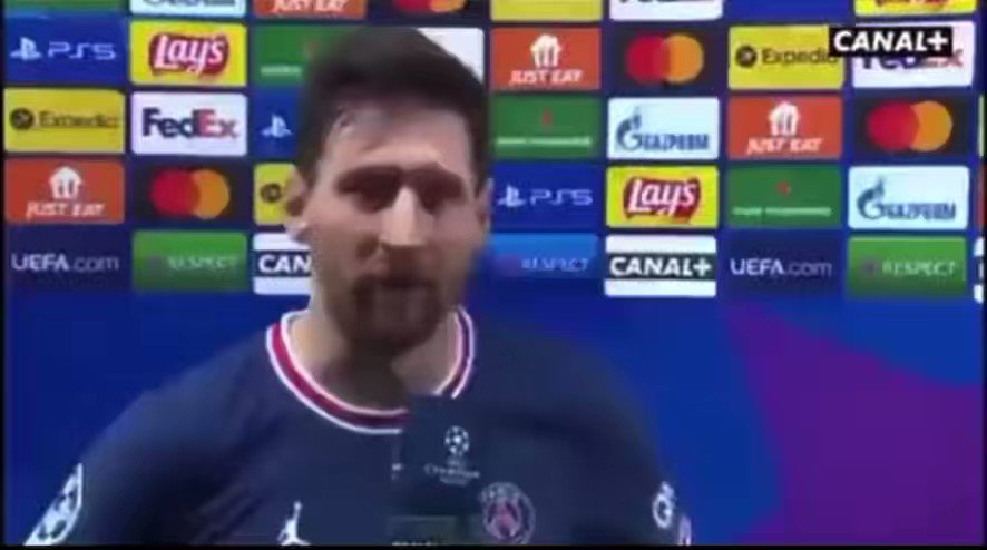 RT @zumisushiroll: MESSI SHOUTED OUT ROMAN REIGNS WTF?????? https://t.co/4rQWhwMLAU