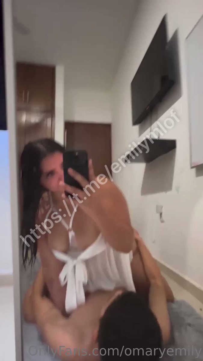 El puga y su novia contenido