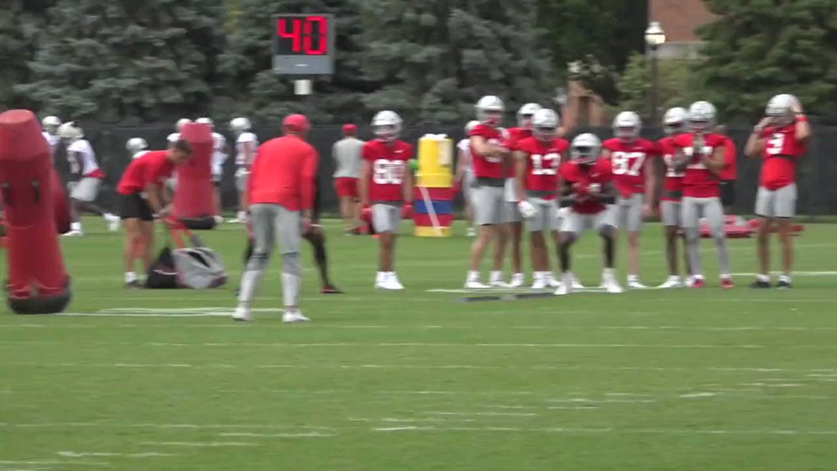 RT @JarmonKai14: Ohio State Wide Receivers using tennis balls to emphasize close hands during stalk blocking

https://t.co/ZvJj3UxtKe