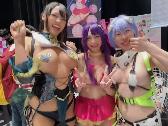 コスプレイヤーPattieのTwitterエロ動画5