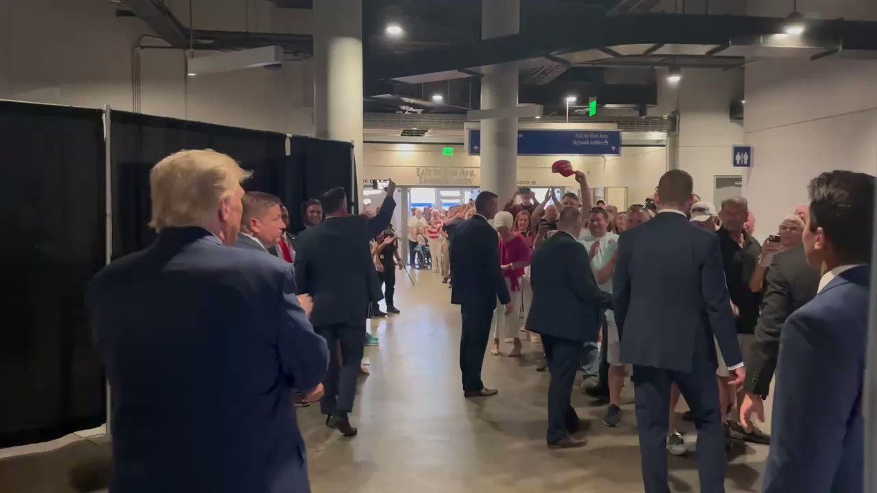 Chris LaCivita on Twitter "Greeting the audience. https //t.co