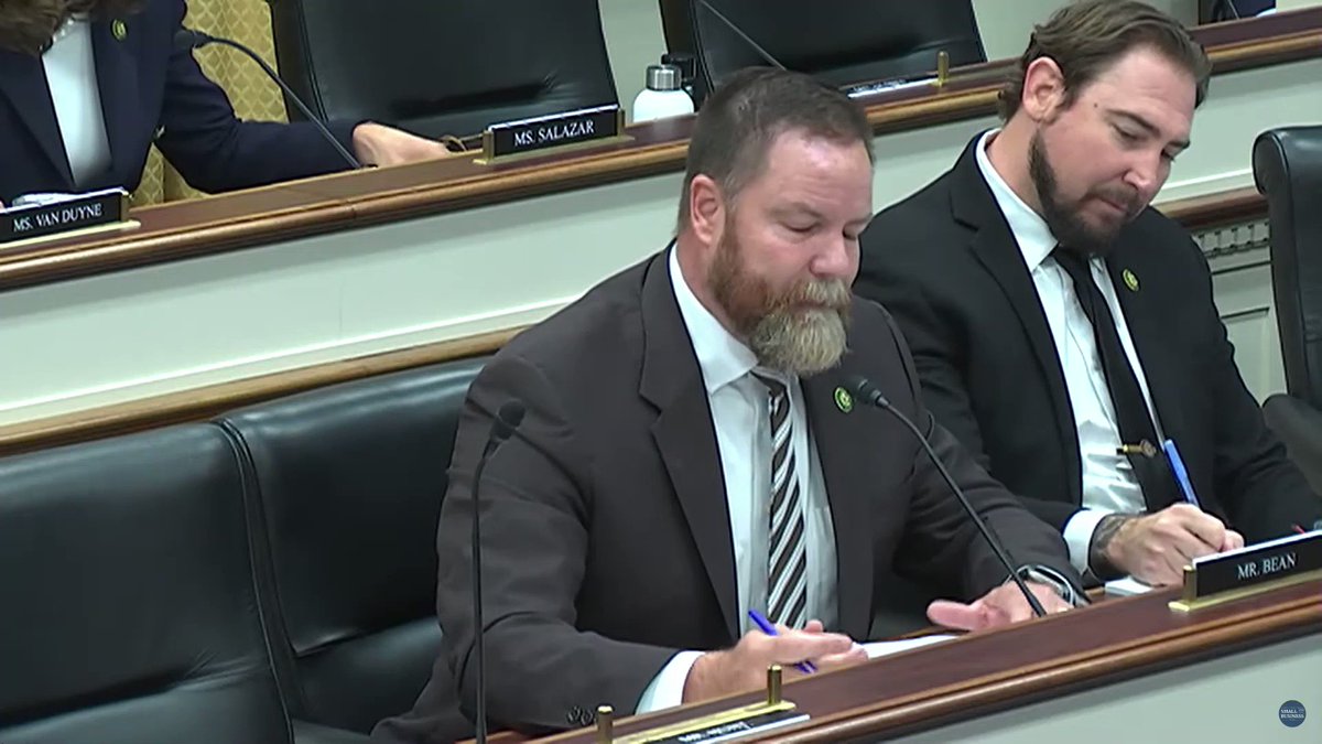 PASSED: I’m pleased to share that my bill, the PPP/EIDL Fraud Report Act of 2023, also known as the We Want Our Money Back Act, advanced out of @HouseSmallBiz! 

We Want Our Money Back Act will take action against fraudsters who stole over $200 billion in Covid relief funds. https://t.co/KGBQcTM1GQ