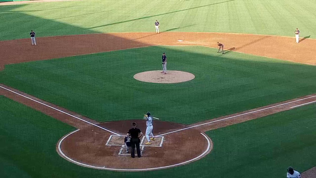 Yoan Moncada singles to RF moving Clint Frazier from first to third. Knights in business early in this one.. https://t.co/G1mtgZ3MJ6