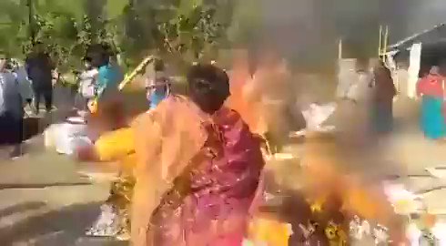 RT @asmatasleem13: BJP staged a protests against BJP in Manipur demanding the resignation of CM Biren Singh. https://t.co/qSKoNhKND4