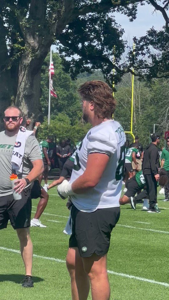 Connor Hughes on Twitter "If there’s a better head of hair in the NFL