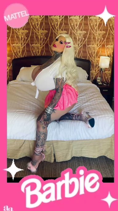 #RT if you want to open💦 this Barbie bimbo edition💖 https://t.co/A4CyWBEf7p<a href="/tag/rt"class="tags">#RT</a>