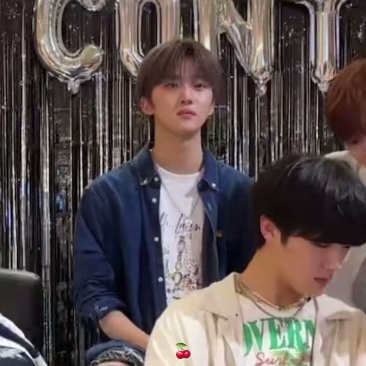 On Twitter lun8 Members Making Weird Groaning Noises During Live on-twitter-lun8-members-making-weird-groaning-noises-during-live