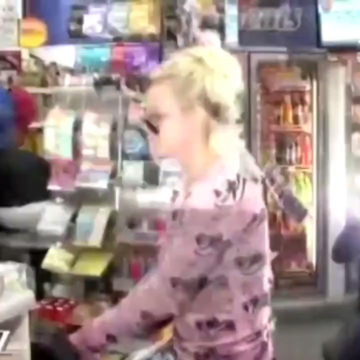 RT @badkidsfame: britney spears stealing a lighter from a gas station, 2007 https://t.co/bJraR7gNYw