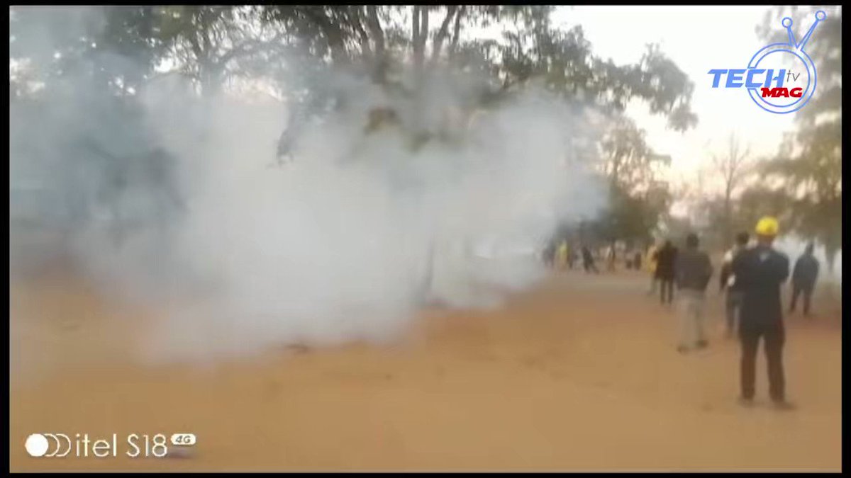 RT @TechMagZW: Police fire tear gas at @nelsonchamisa vehicles in Ngundu and Rutenga https://t.co/1HDi8GLCjY