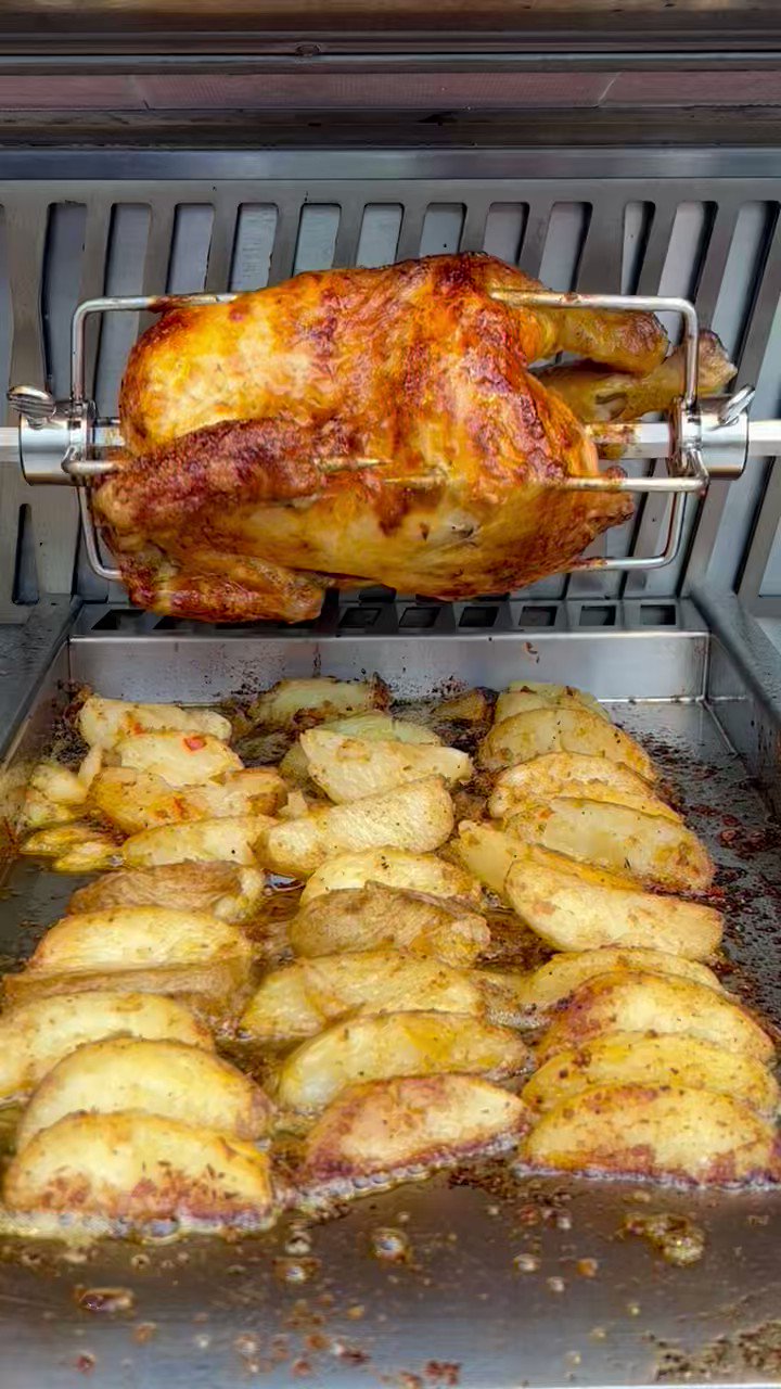 Zimmy's Nook on Twitter "Rotisserie Chicken with a Spicy Herb Sauce🔥