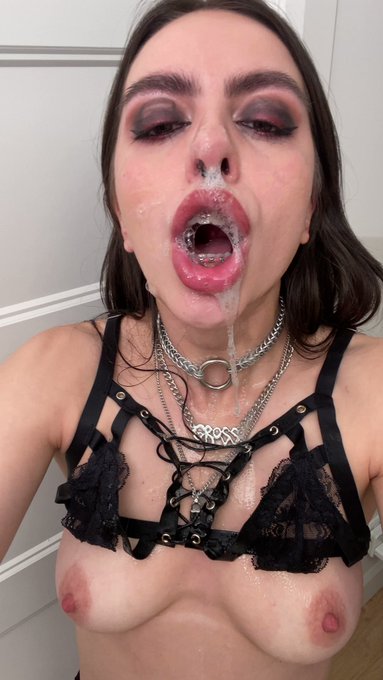 hypnotized by dick 😵&zwj;💫 https://t.co/aFaFbeJmFc