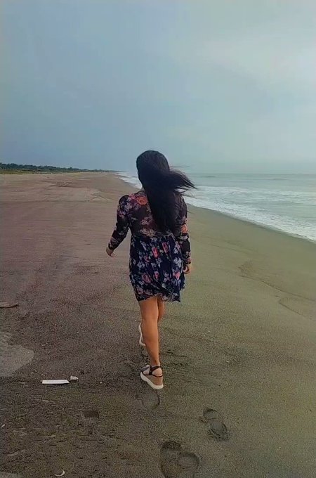 Comenta si te gustaría acompañarme ala playa ???❤️https://t.co/Mp31tWeFwM https://t.co/vQq5q0LIpq