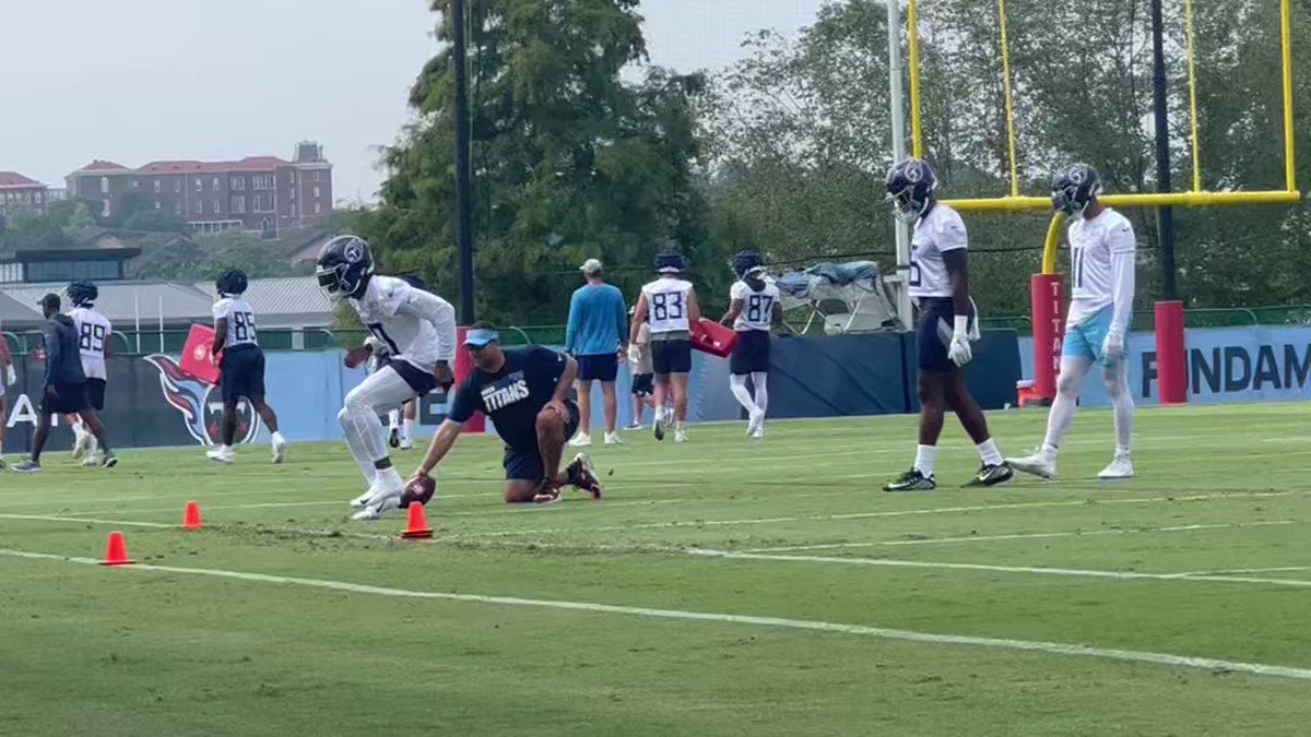 RT @KaylaAndersonTV: Low, side angle of DeAndre Hopkins, followed by Treylon Burks #Titans https://t.co/DQWWDFZIbC