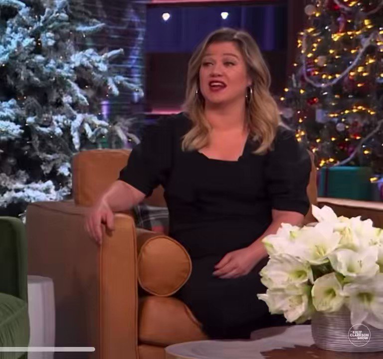 RT @thelegendaryjlo: @Fan4me Kelly Clarkson literally stans J.Lo https://t.co/JYLdCNhyHc