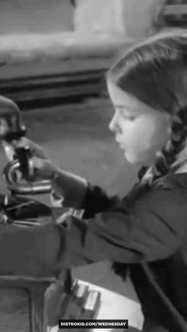 Deal’s pics and videos