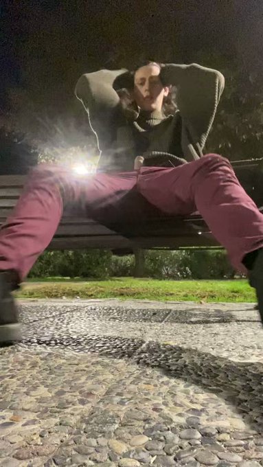 En una plaza despu&eacute;s de un carrete 😜😜 https://t.co/s6XCMy6veX<a href="/tag/lgbt"class="tags"><span>#lgbt</span></a><a href="/tag/cosplay"class="tags"><span>#cosplay</span></a><a href="/tag/nsfw"class="tags"><span>#nsfw</span></a><a href="/tag/erocosplay"class="tags"><span>#erocosplay</span></a><a href="/tag/queernsfw"class="tags"><span>#queernsfw</span></a><a href="/tag/lgbtnsfw"class="tags"><span>#lgbtnsfw</span></a>