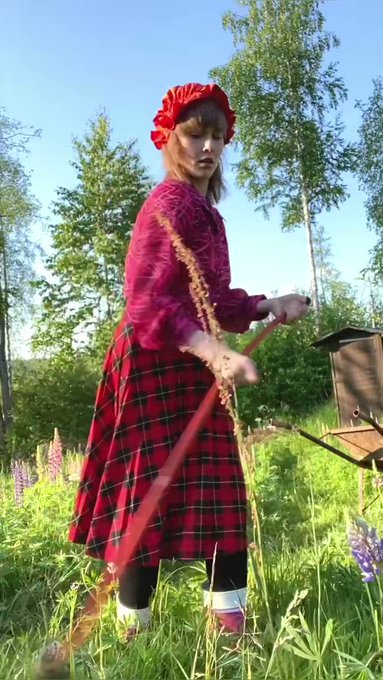 Mun kumisaappaisiin tulee tosi usein reiki&auml; vaikka k&auml;yt&auml;n niit&auml; vaan harvoin viikatteen ter&auml;n suoristamiseen<a href="/tag/horny"class="tags"><span>#horny</span></a><a href="/tag/sexwork"class="tags"><span>#sexwork</span></a><a href="/tag/onlyfansfinland"class="tags"><span>#onlyfansfinland</span></a><a href="/tag/fansly"class="tags"><span>#fansly</span></a><a href="/tag/onlyfanssuomi"class="tags"><span>#onlyfanssuomi</span></a>