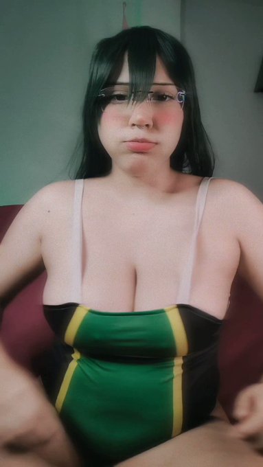 Ahegaodolluwu’s pics and videos