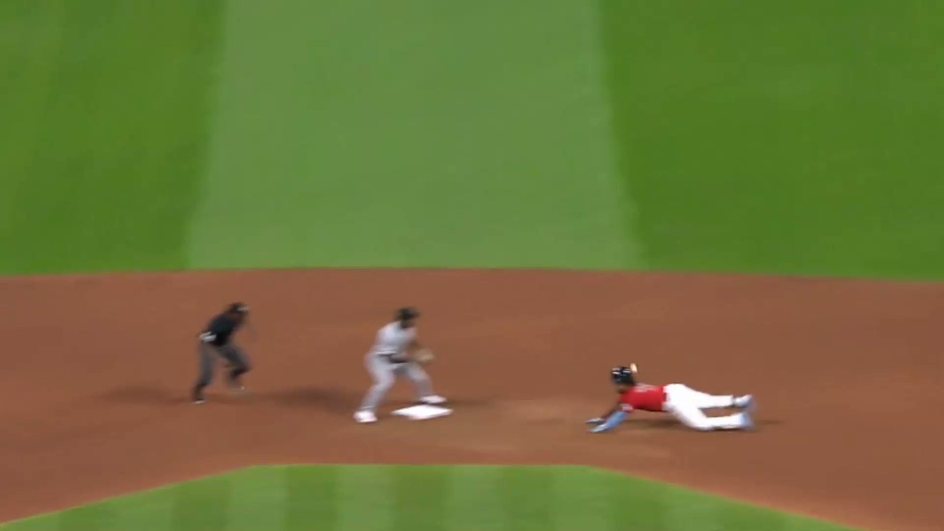 [分享] 守護者J-Ramirez 與白襪Anderson拳上