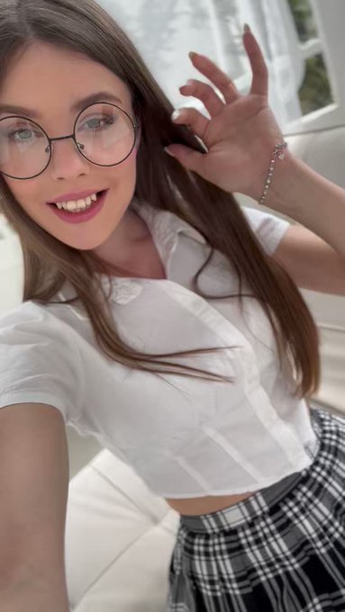 I'm a young schoolgirl today🎥🎬💦🥰 https://t.co/83mPAPL4QN