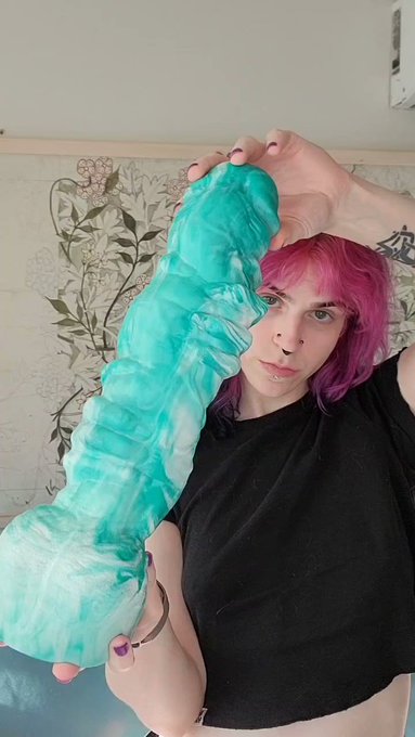 2 pic. latest @hankeystoys haul! <3 Midass Touch, huge frickin finger ? and Dana's Grip, two hands gripping