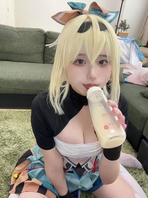 コスプレイヤーしろいのTwitter動画5