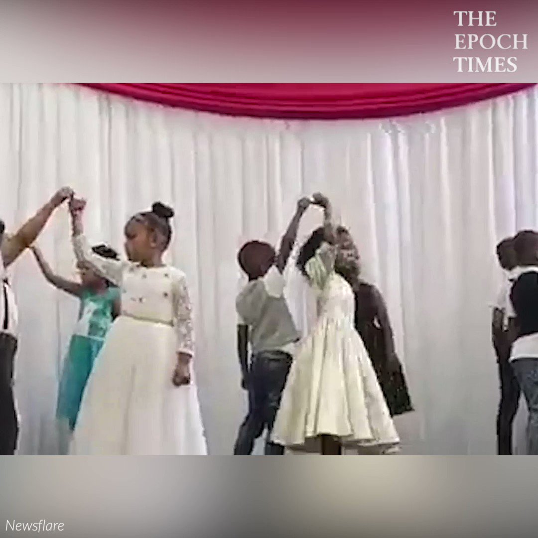 thanks-for-running-onstage-to-dance-with-the-adorable-little-girl