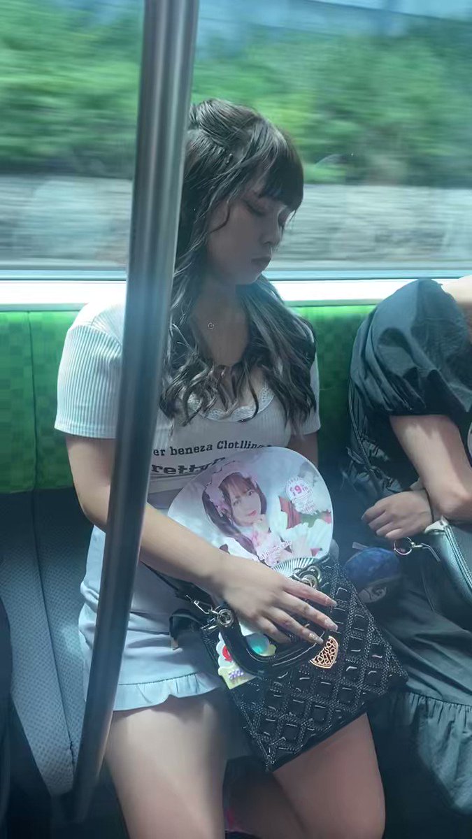 ムチムチ巨乳ギャルチンポにきく... - Twitterの動画をダウンロード 