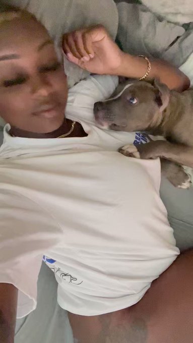 1 pic. like look how obsessed he is ?? https://t.co/grW6q3L5qu