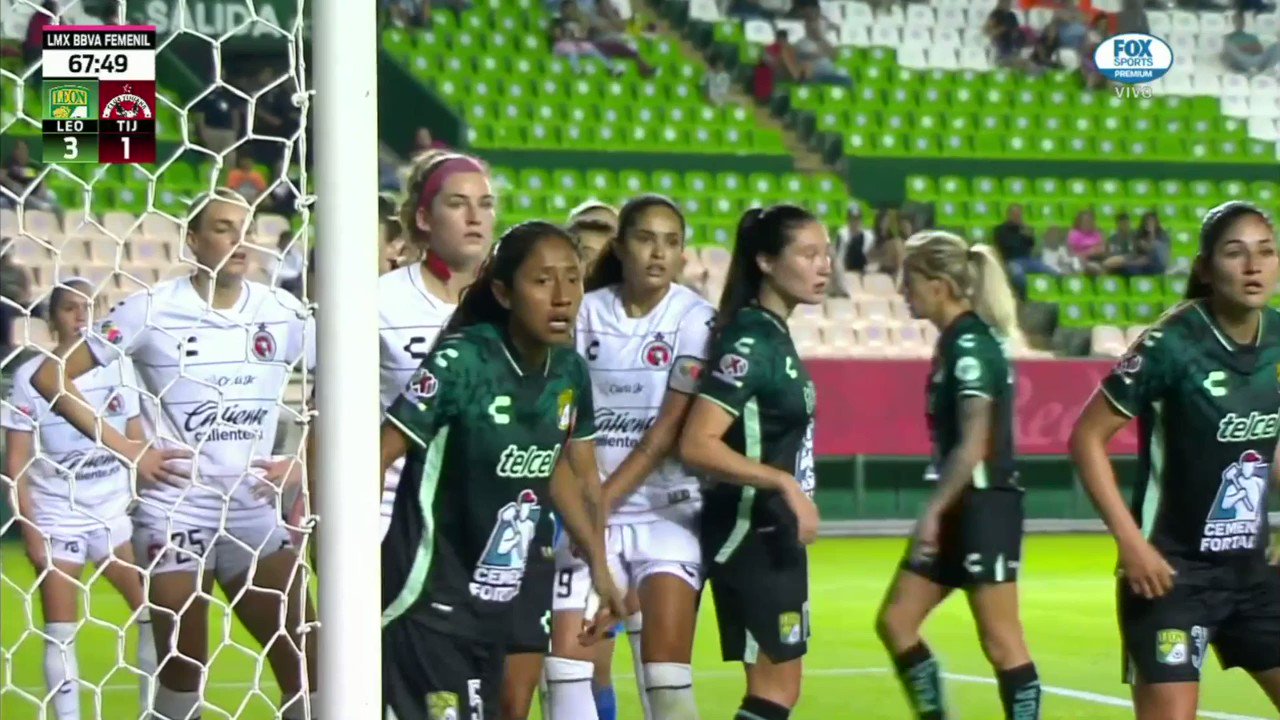 ¡¡¡G⚽⚽⚽L!!!Angelina Hix acortaba la distancia en el marcador, con un remate de cabeza. ⏩👀#VamosPorEllas👊🏼 | 📹#NoTeLoPierdas”