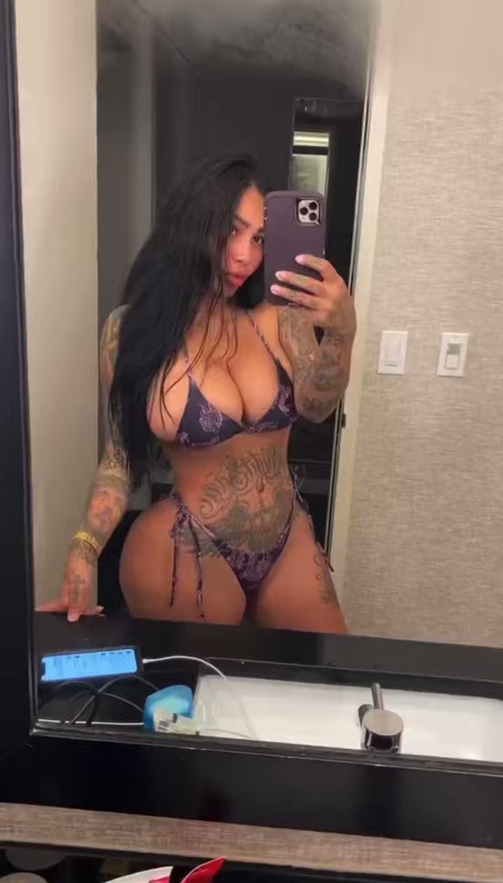 Brittanya Razavi on X: Let meet I believe you will eat me bad if you  afford to have me with you there..? t.cofdL4GdE6bl  X
