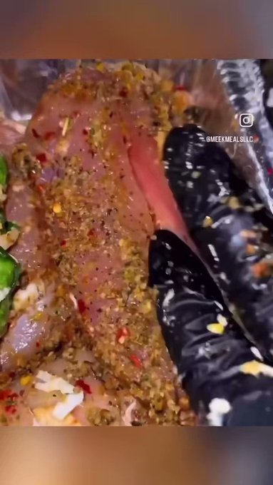 RT if you&rsquo;d do this w me 🫣🥵 https://t.co/YCLCbN0K0S