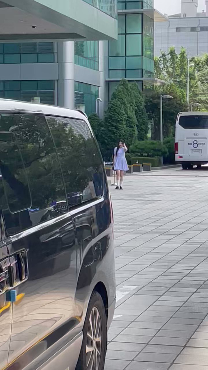 [閒聊] Joy在上班路上做粉絲服務時被保全責罵