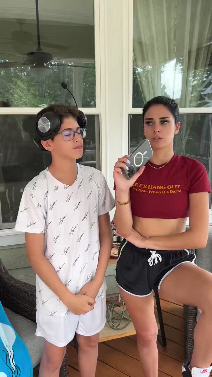 @Camilla_ara1s video Tweet