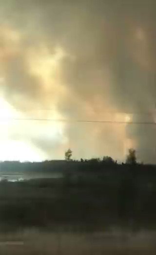 [爆卦] 加拿大因野火疏散黃刀鎮2萬人