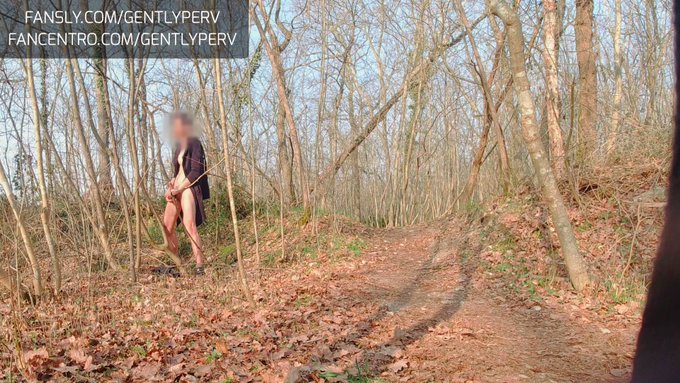 A classic pervert hike session... Some cyclists pass by and then I explode my cum when a woman is very<a href="/tag/hiking"class="tags"><span>#hiking</span></a><a href="/tag/public"class="tags"><span>#public</span></a><a href="/tag/exhibitionist"class="tags"><span>#exhibitionist</span></a><a href="/tag/flashing"class="tags"><span>#flashing</span></a><a href="/tag/cumshot"class="tags"><span>#cumshot</span></a>