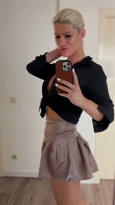 Summer time ☀️ https://t.co/I871Wjz20l