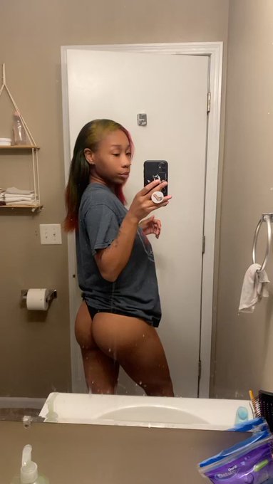 Dirty Mirror But I Just Look So Good https://t.co/qcLypvUD93