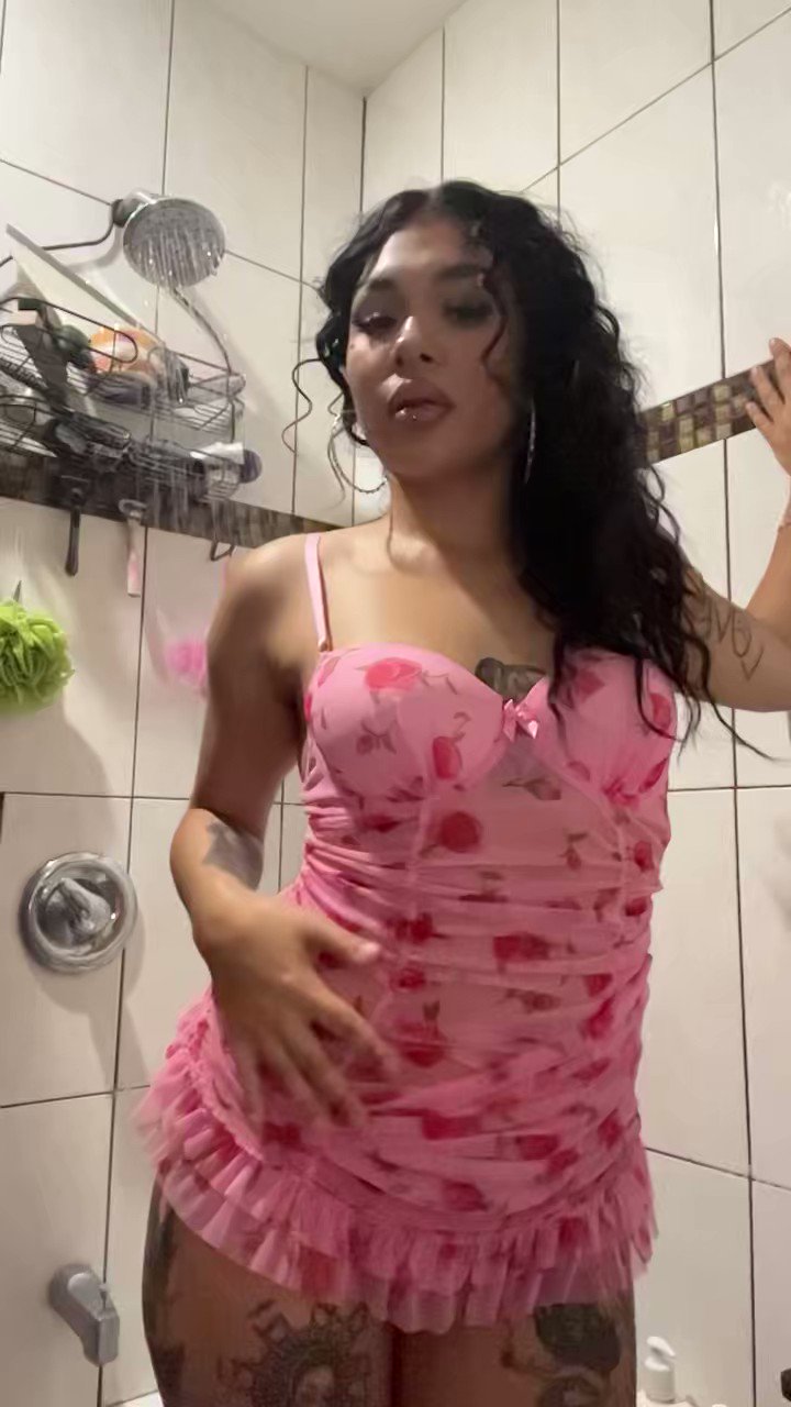 MAMI MELS on X: Take it off for me? 💋💦 t.coezg2p5Ky9p  X