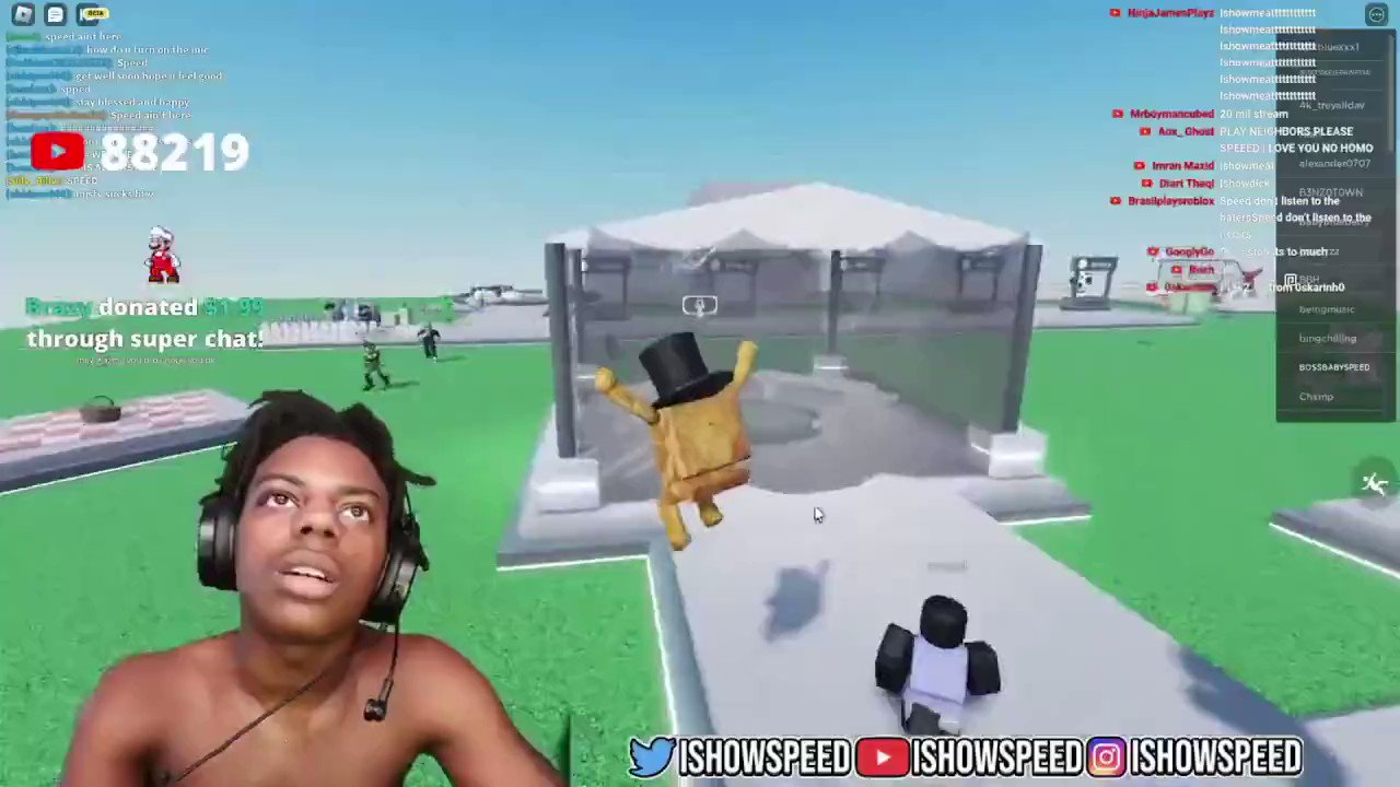 IShowSpeed enraged playing Roblox as kids taunt him after wardrobe