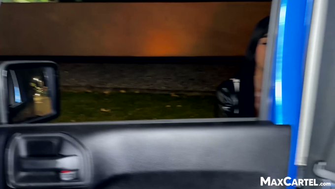 Sexy street walker https://t.co/YW3JYuDZpS https://t.co/Mp2HupEllM<a href="/tag/helpmeout"class="tags"><span>#helpmeout</span></a><a href="/tag/towelstruggles"class="tags"><span>#towelstruggles</span></a>