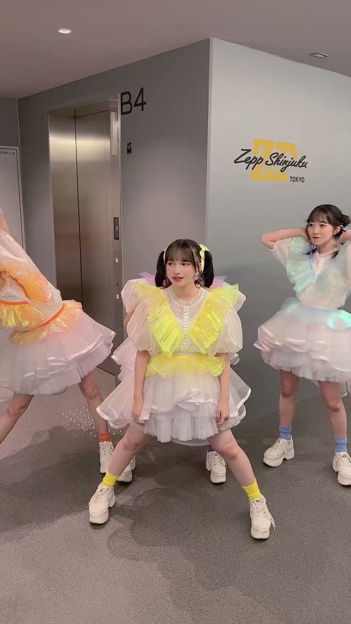 素晴らしい品質 FRUITS  X: on ZIPPER【Official】 ミュージック