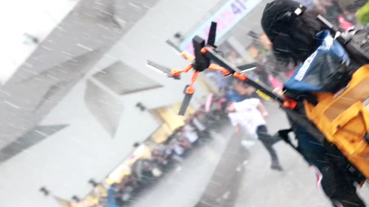 [閒聊] 下大雨的FF41，戶外響起了歡呼與掌聲