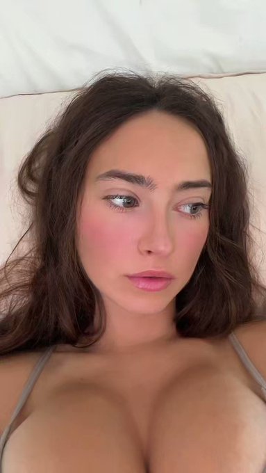 Hiiiiiii https://t.co/Z65sZLXYCC