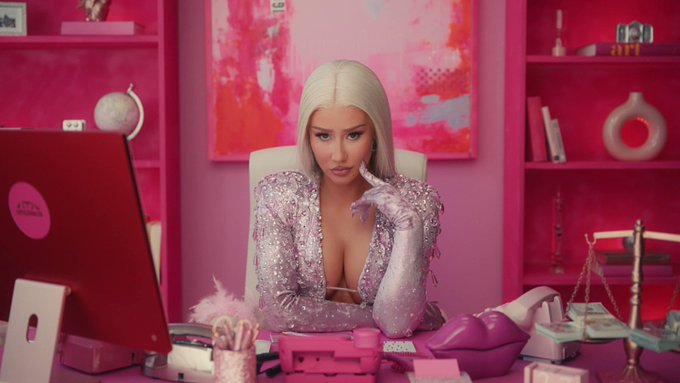 ITS FINALLY HERE!!!! MONEY COME OUT NOW !! 🎉🎉 https://t.co/JPN14vlGpa https://t.co/eUUCN46Mg9