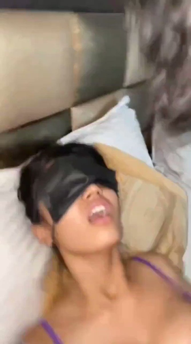 Muazzam35229164's tweet video. 💦 💦 💋 💋. 