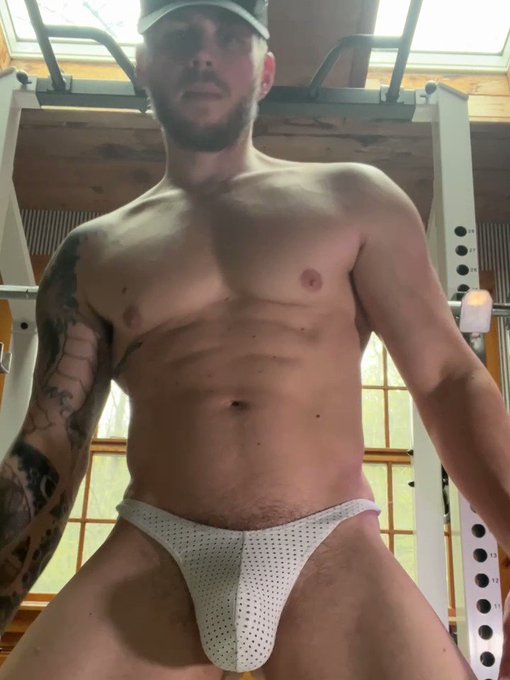 Bringing it back to my "Go" days.. who wants a dance? ;)   link in bio https://t.co/4IseQMpBA1