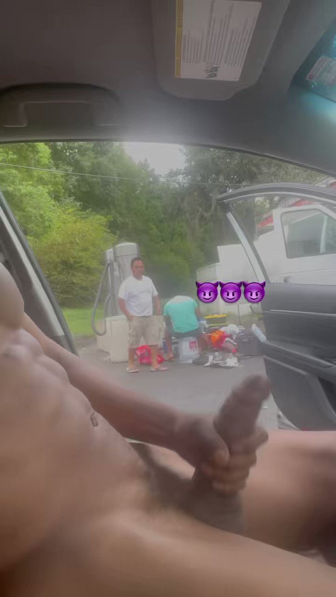 Flashers + Public Cock on X: Caught jerking that big black dick in full  view of two tradies. 🛑😈👷🍆 gayporn exposed bigdick caught gayexhib  bbc nakedwank tradesmen gaynudist gayflashing publicmasterbation  t.coscExM75NQu 