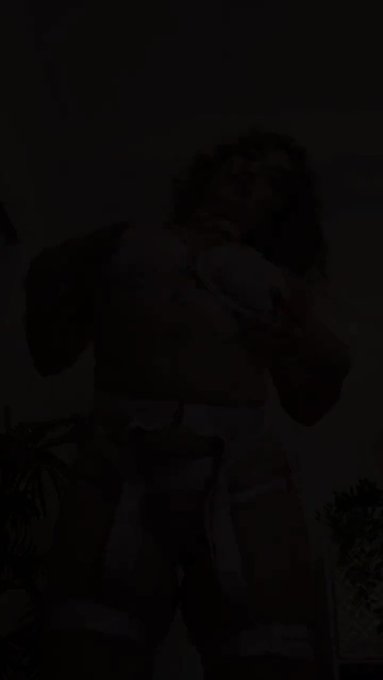 RT if you desire my mommy milkers https://t.co/pG0AgtwN2B