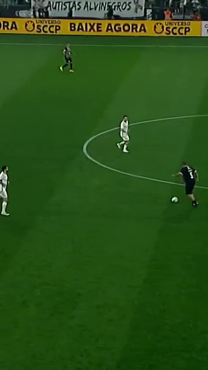 Vamp deu show no jogo comemorativo do corinthians contra o real